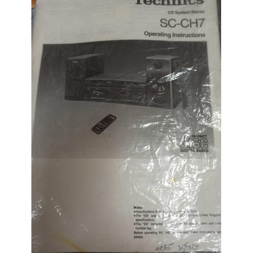 536 - A Technics SC-CH7 CD Stereo System with instructions and Remote