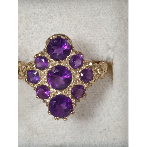 423 - A Georgian Style 9ct Gold and Amethyst Ring 4.3gms, Size N/O