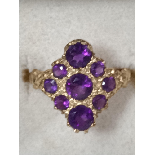 423 - A Georgian Style 9ct Gold and Amethyst Ring 4.3gms, Size N/O