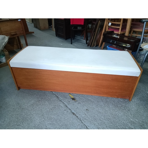 549F - Mid Century Design Ottoman Storage Unit