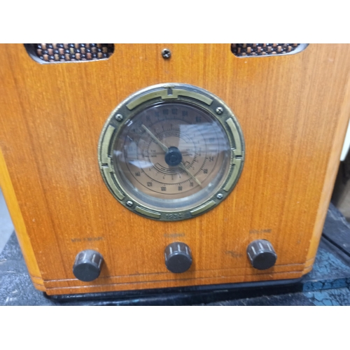 518 - Vintage Bush Radio R701/A