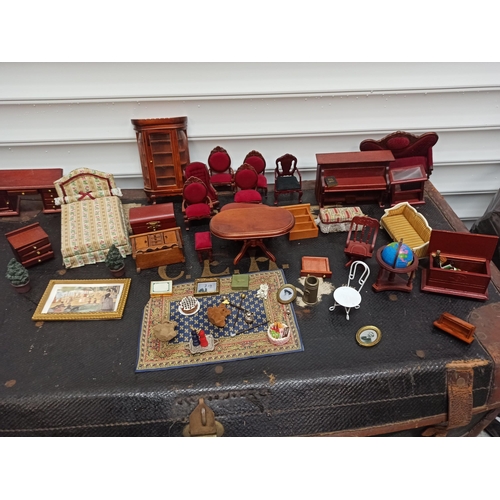 994 - Box of Mixed Dolls House Furniture