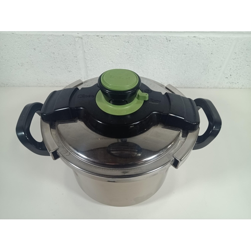 805 - A Large Tefal Pressure Cooker