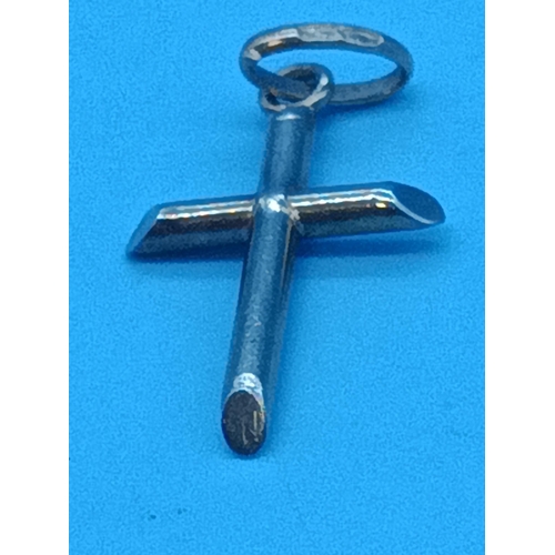 440 - An 18ct Yellow Gold Cross 0.8 grams