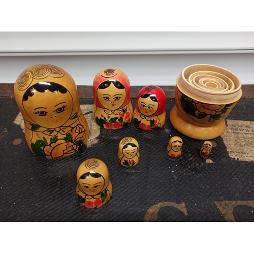 656 - Russian Matryoshka Nesting Dolls ( 7)