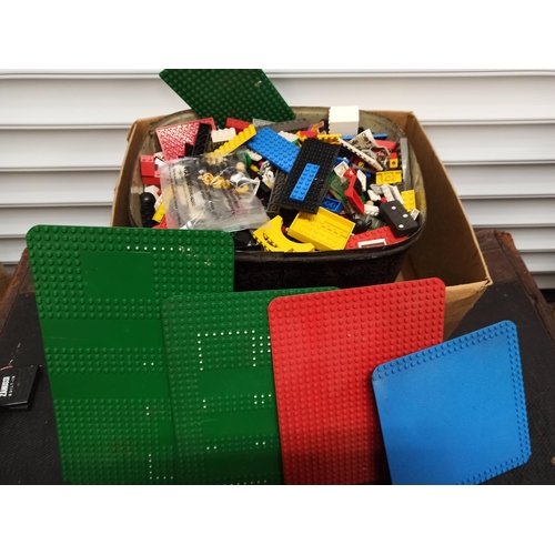 1009 - Box Of Vintage Lego