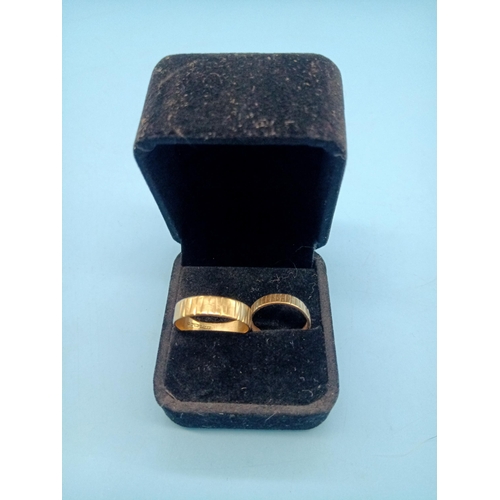 445 - His and Her Matching 9ct Gold Wedding Bands 4.55 grams, Mens Size S, Ladies Size L