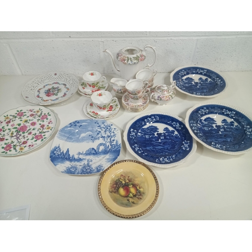 633 - An Assortment of China Plates and Tea Services inc. Paragon, Copeland Spode, Palis, Old Foley, Queen... 