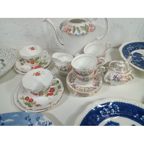 633 - An Assortment of China Plates and Tea Services inc. Paragon, Copeland Spode, Palis, Old Foley, Queen... 