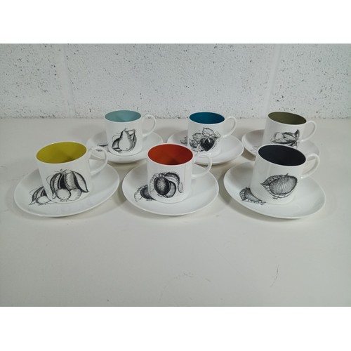 829 - A Suzie Cooper Coffee Set (1 cracked cup)