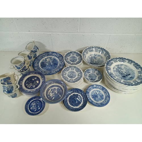 896 - A Quantity of Blue & White China Tea & Dinner Services, Washington Port of Plymouth, Barrett's etc