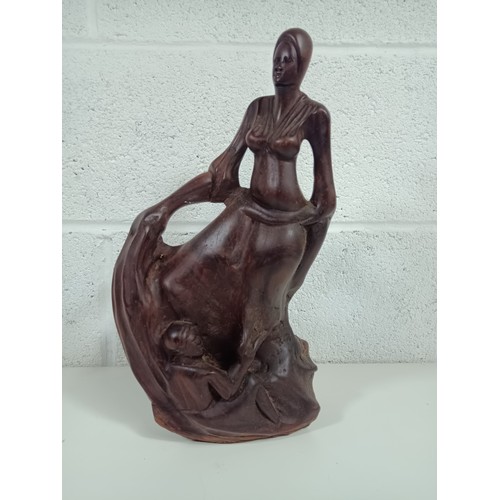 849 - An African Carving of a Woman & Child - Possibly Mumba abel 36cm