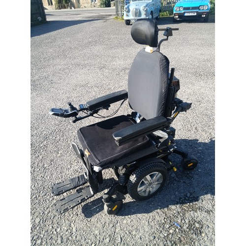 123B - A Quantum iLevel Elevating Powerchair Wheelchair RRP £5750