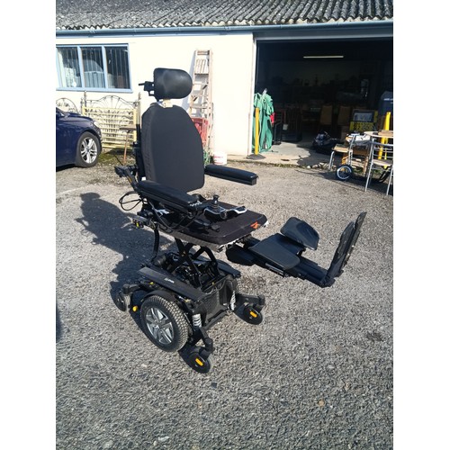 123B - A Quantum iLevel Elevating Powerchair Wheelchair RRP £5750