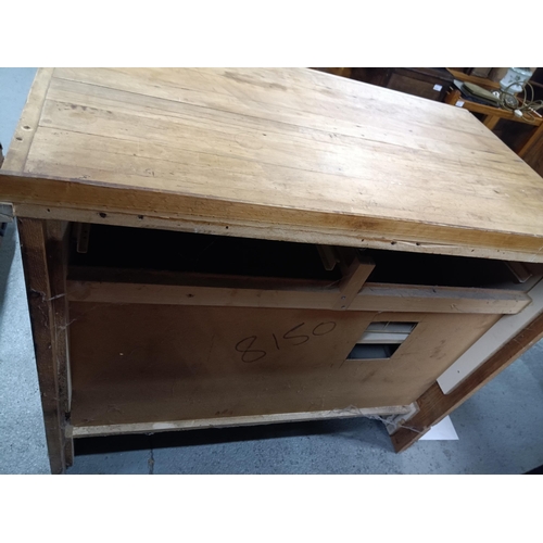 850 - A Vintage Pine Kitchen Drawer Unit 92x107x65cm