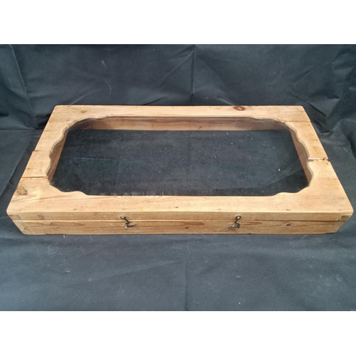 981 - A Dealers Display Box
50 x 30 x 8cm