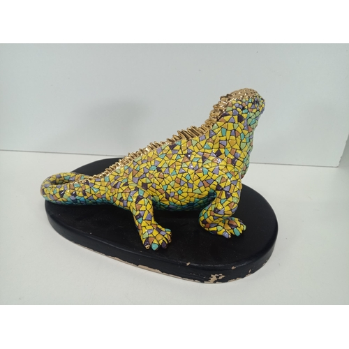 863 - A Gaudi Style Iguana Statue 16x23x16cm