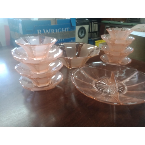 1014 - A Vintage Pink Glass Dessert Set