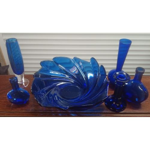 1017 - A Selection of 6 x Blue Glass Items