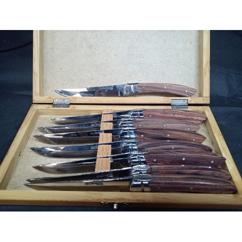 1135 - A Set of Le Carrezo Steak Knives