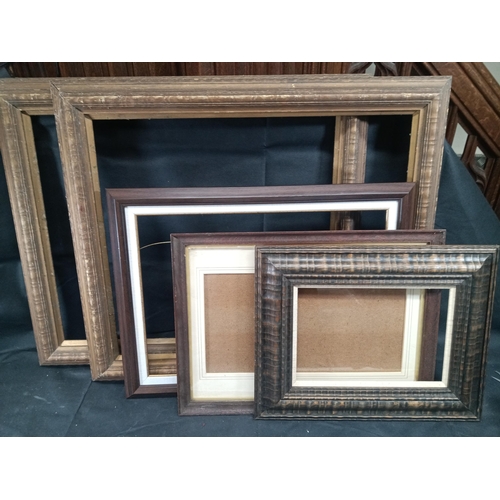 1138 - A Quantity of Assorted Picture Frames