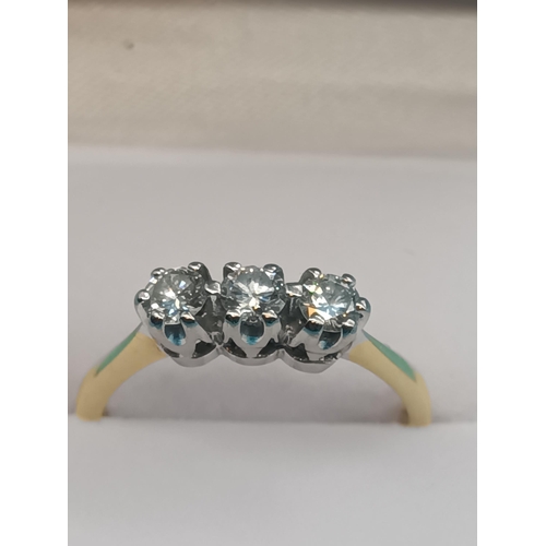 409 - An 18ct Gold and Diamond Ring 0.5 Carats - Size M