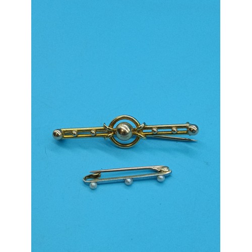 465 - Two x 15ct Yellow Gold Pin Brooches 3.67