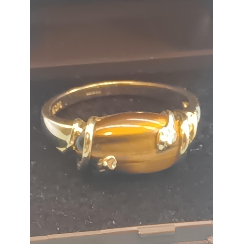 418 - A Tigers Eye Ring with 