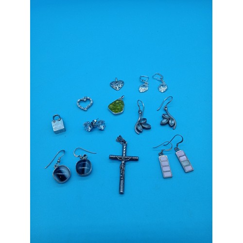 600 - A Quantity of .925 Silver Earrings and Pendants