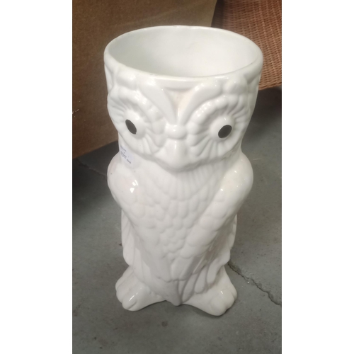 1057 - An Owl Umbrella Stand