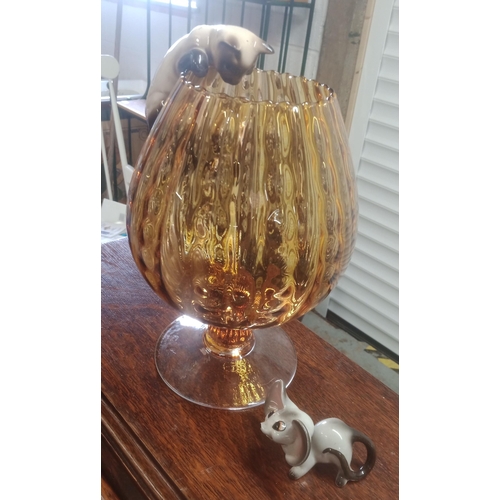 1060 - Large Brandy Glass with Beswick Cat and China Mouse ( slight damage to mouse neck - repaired)