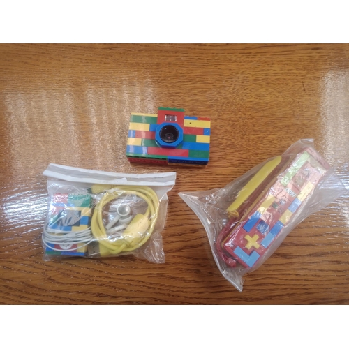 235G - Lego Digital Camera, MP3 Player and Wii Controller