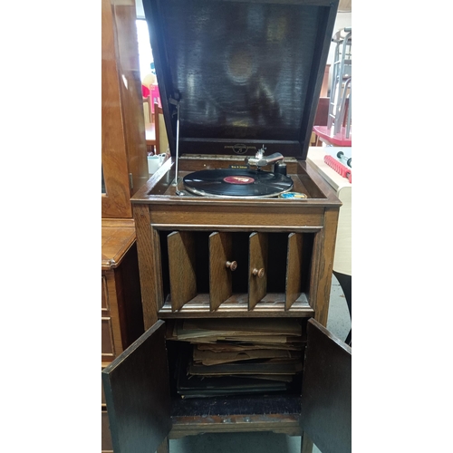 159 - A Columbia Grafanola in Good Working order and a large qty of gramophone records