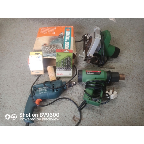 82 - Hitachi Skill Saw & Heat gun, With Black & Decker Drill