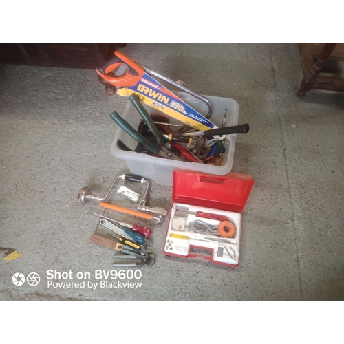 86 - Mixed Hand Tools, Screw Drivers, Soldering Kit, Spanners, Hammers & Much More.