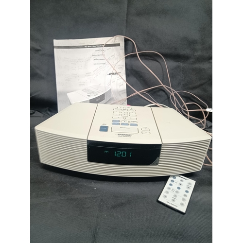 255 - A Bose Wave Radio/ CD with Remote