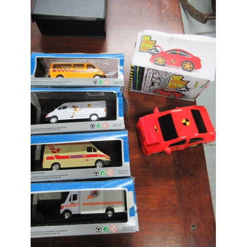 175D - 3 x model & Car Crash Book Ends