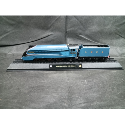 231 - 4 x Model Steam Engine Display Models : 1938 Class 8P Duchess no. 6220, 1938 Class A1 no. 4468 Malla... 