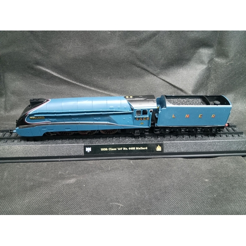 231 - 4 x Model Steam Engine Display Models : 1938 Class 8P Duchess no. 6220, 1938 Class A1 no. 4468 Malla... 