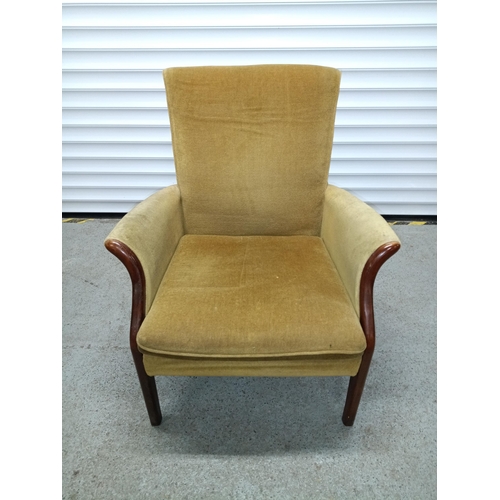 663 - A Vintage Parker Knoll Chair