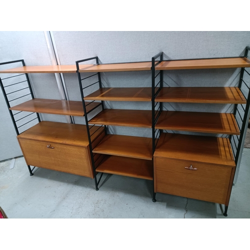 632 - A Quantity of Mid Century Design Ladderax System sectional furniture units