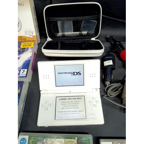 305C - A White Nintendo DS Lite with 9 x Games and Acessories