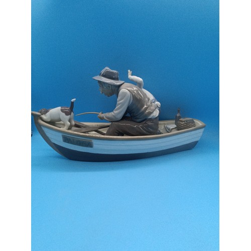 399 - Lladro 5215 Fishing With Gramps Large Porcelain Figure 15