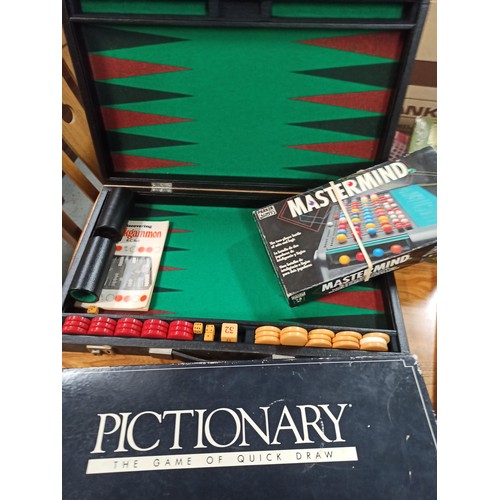 184 - Mixed Vintage Board Games Including Backgammon In Case, Mastermind, Pictionary ,Scrabble & Scrabble ... 