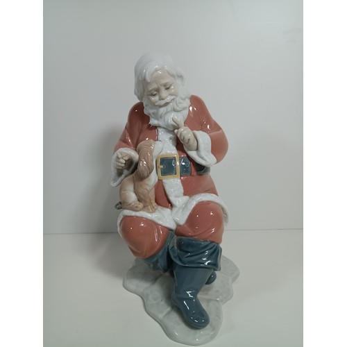 398 - A Large Lladro Santas Magical Workshop Figurine no. 6890 - Retired. In Original Box