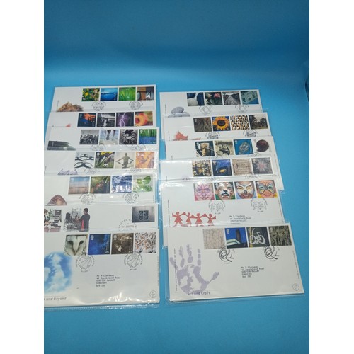 914 - A Quantity of Millennium 1st Day Covers