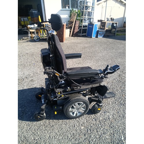 123B - A Quantum iLevel Elevating Powerchair Wheelchair RRP £5750