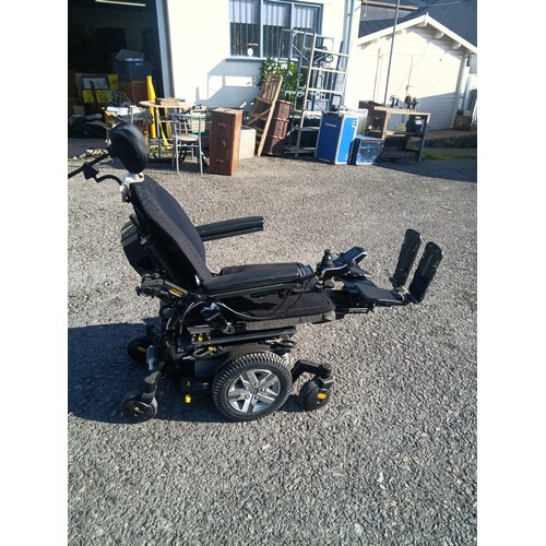 123B - A Quantum iLevel Elevating Powerchair Wheelchair RRP £5750