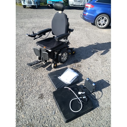 123B - A Quantum iLevel Elevating Powerchair Wheelchair RRP £5750