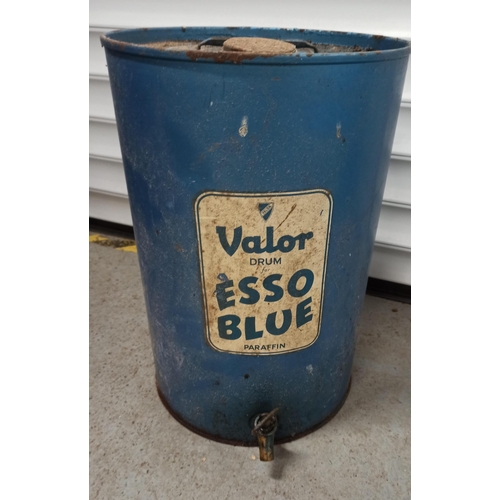 77 - A Valor Drum Esso Blue Paraffin With Tap.
43cm H x 29cm W